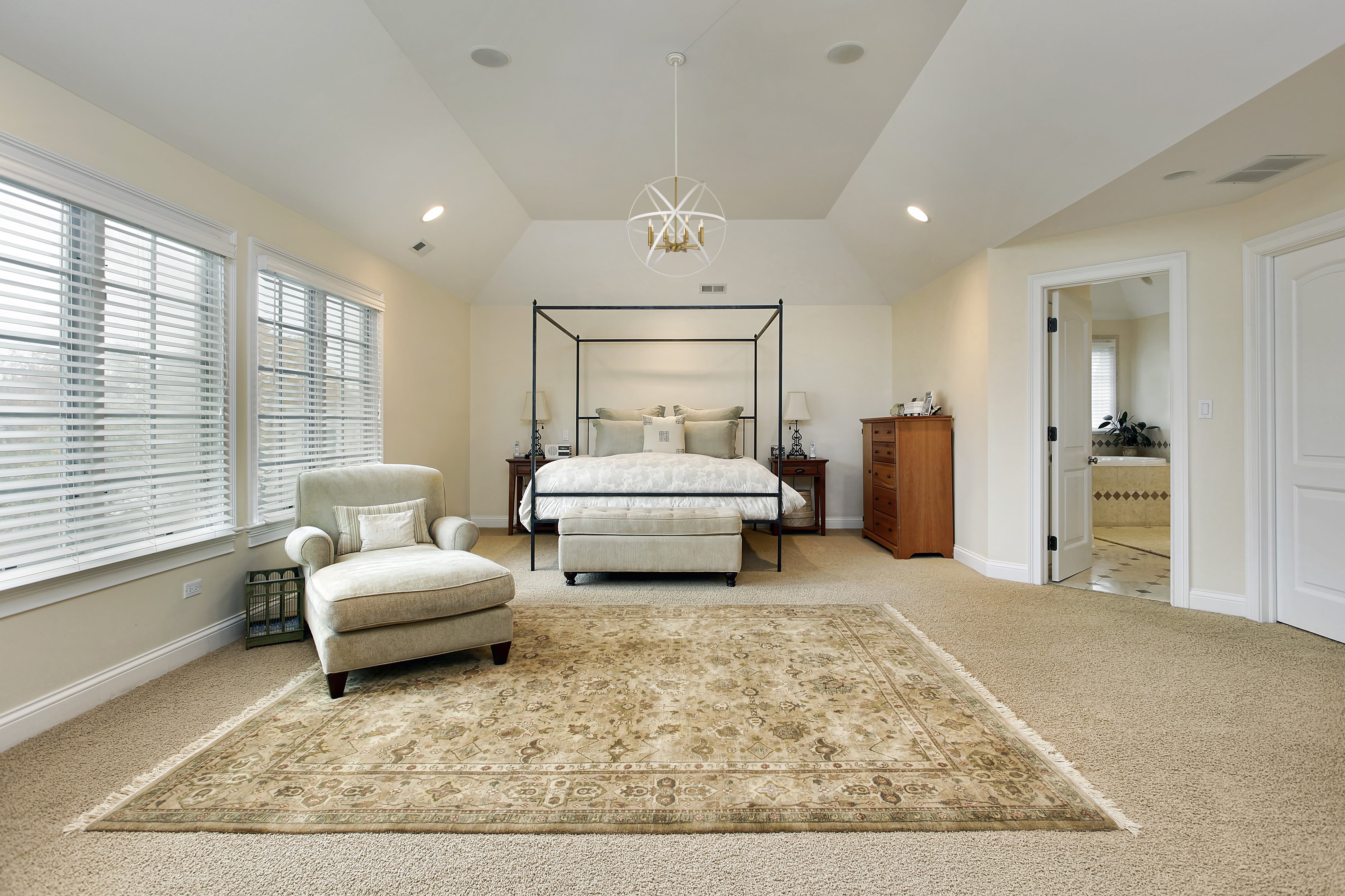 Cavallo 8 Light Chandelier Hammered White + Olde Brass