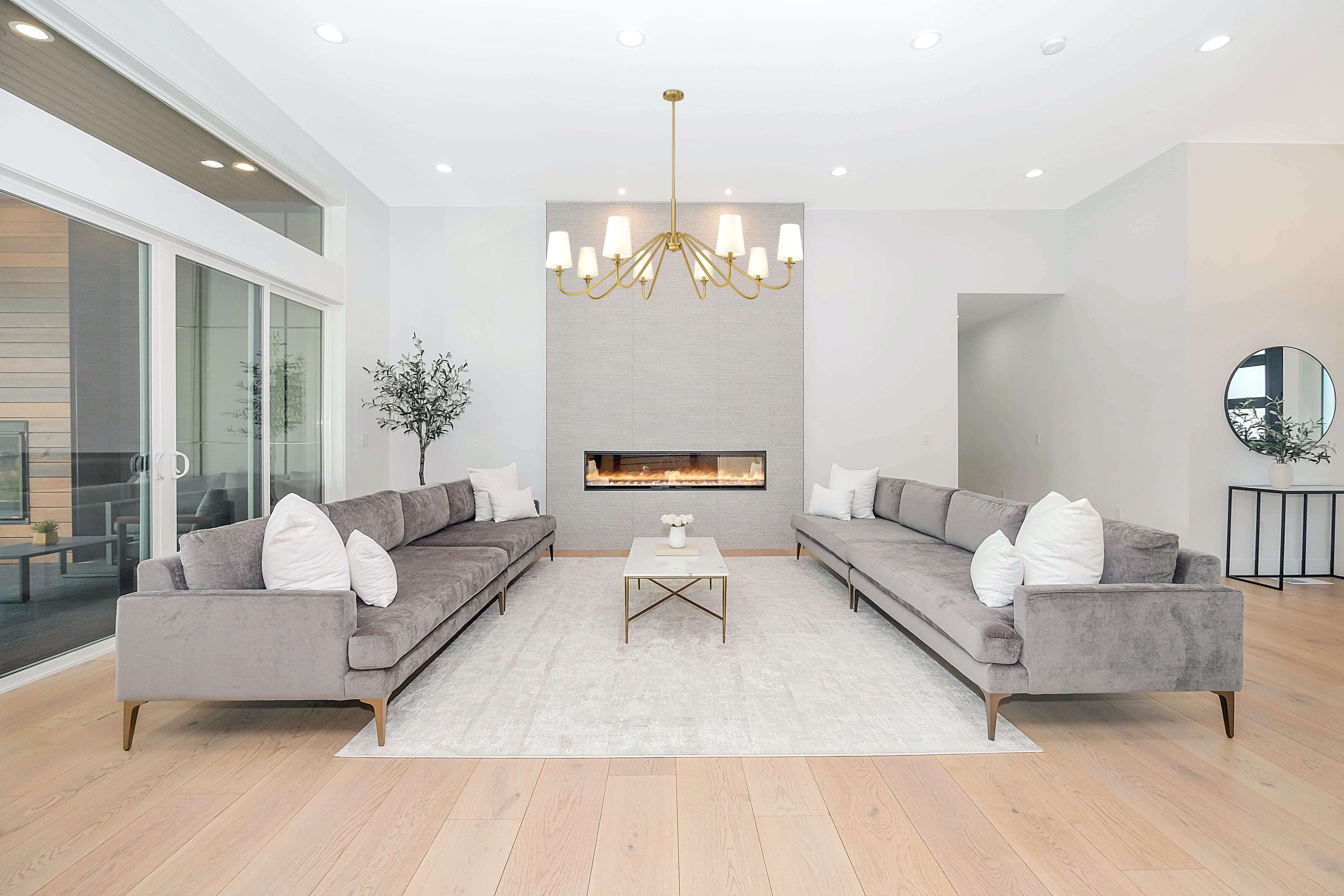 Gianna 8 Light Chandelier Modern Gold